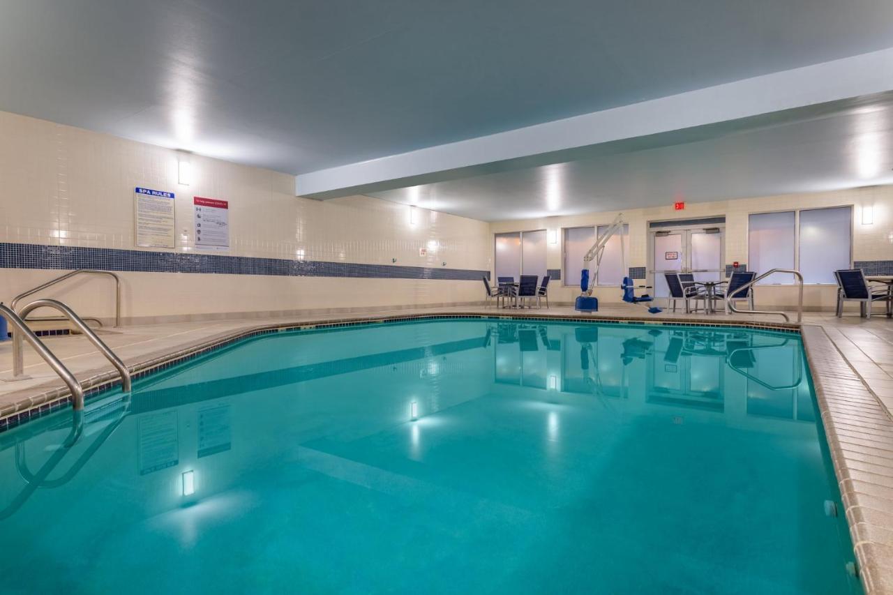 Holiday Inn Express Hotel & Suites-St. Paul By Ihg Vadnais Heights Eksteriør bilde
